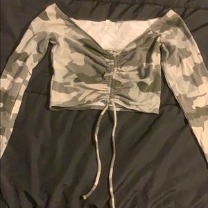Camo cropped long sleeve